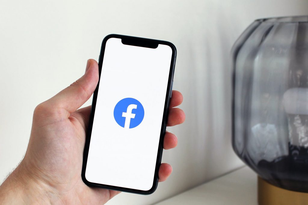 4 เทคนิคโพสต์ Facebook ให้น่าสนใจ